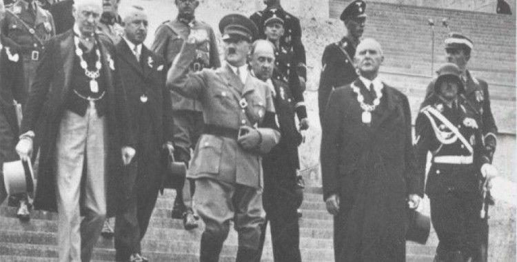Hitler'in çatal bıçak takımı binlerce sterline satıldı