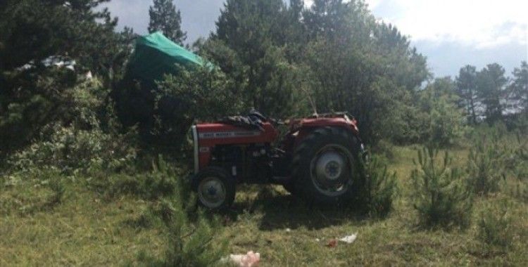 Tosya'da traktör devrildi, 1 yaralı