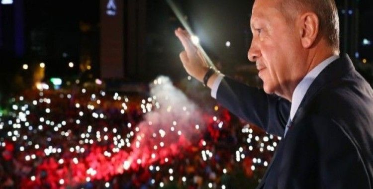 Cumhurbaşkanı Erdoğan Ankara'da balkon konuşması yaptı