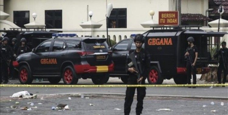 Endonezya'da hava alanında silahlı saldırı, 3 ölü