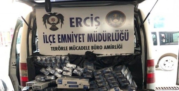 Van'ın Erciş ilçesinde 7 bin 800 paket kaçak sigara ele geçirildi