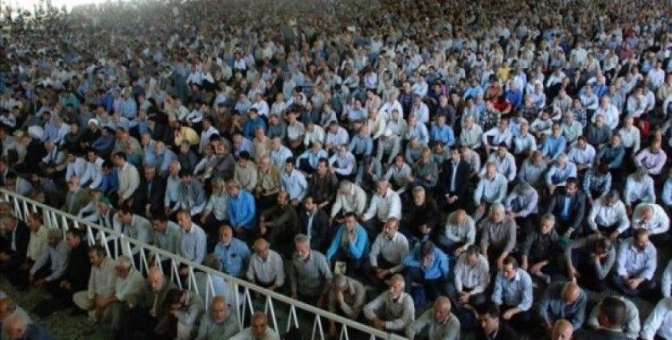 Tahran Cuma İmamından 'ekonomik zorluklara direnme' çağrısı