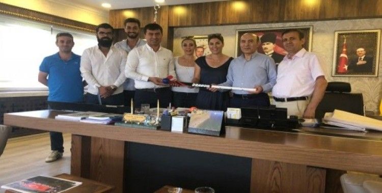 Diyarbakır hokeycilerden Rektör Gül'e ziyaret