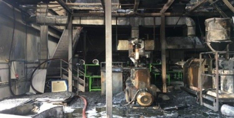 Otomobil parçası fabrikasındaki yangın hasara neden oldu