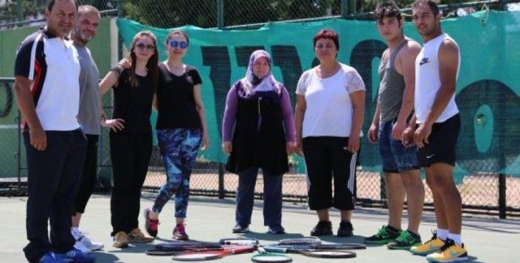 Kepez'den ücretsiz tenis eğitimleri