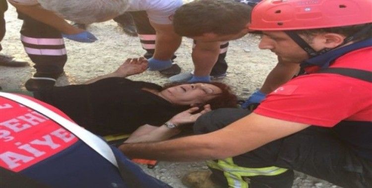 Karı koca takla atan otomobilde yaralandı