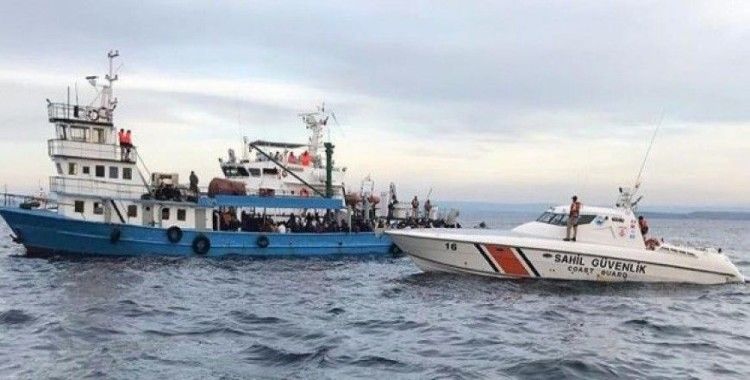 Boğaz Adası'nda mahsur kalan 11 göçmen kurtarıldı