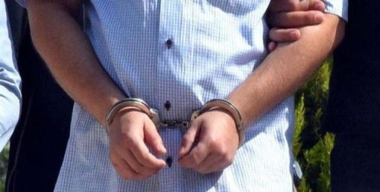 ​İzmir'de Fetö/Pdy operasyonları; 2 tutuklama