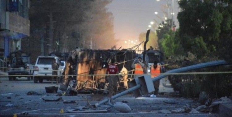 Pakistan'da iki mitingde bombalı saldırı, 29 ölü
