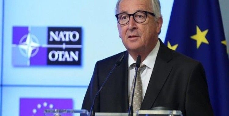AB Komisyonu Başkanı, NATO zirvesinde ayakta durmakta zorlandı