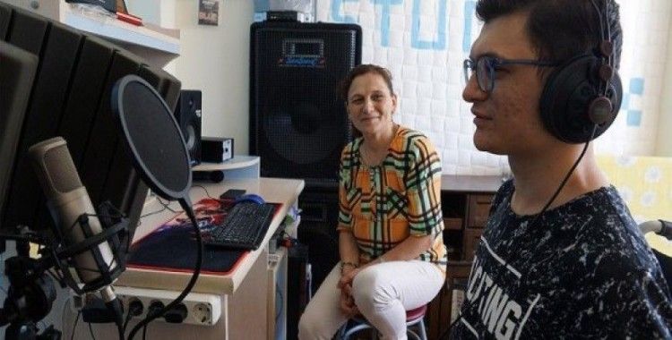 Rap sayesinde hayata bağlanan kas hastası, konsere hazırlanıyor