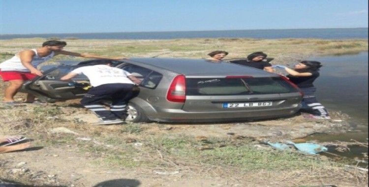 Edirne'de trafik kazası, 1 ölü, 3 yaralı