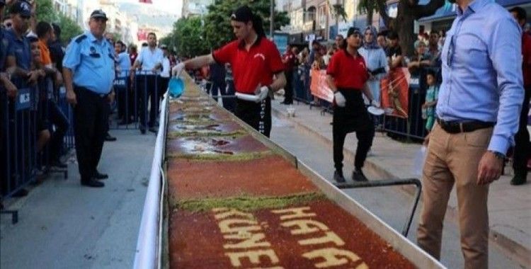 ​Hatay'ın ana vatana katılışı 79 metrelik künefeyle kutlandı
