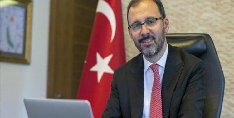 Bakan Kasapoğlu milli okçu Mete Gazoz'u tebrik etti