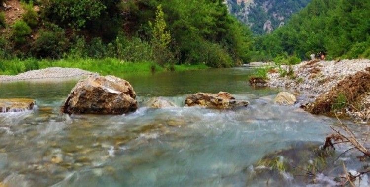 Sabun Çayı Şelalesi serinliğin adresi oldu