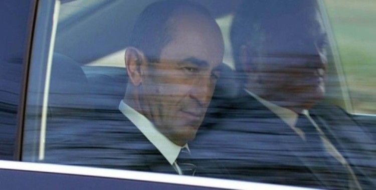 Eski Ermenistan Cumhurbaşkanı Koçaryan için tutuklama kararı
