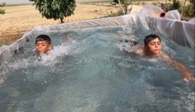 Römorku çocukları için havuza çevirdi