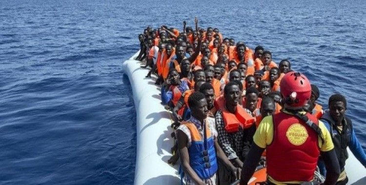 Akdeniz'de kurtarılan göçmenler Libya'ya geri götürüldü