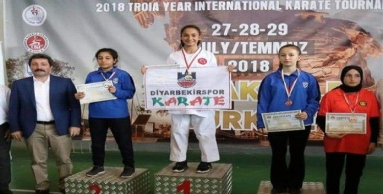 Diyarbakır karate takımından büyük başarı