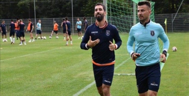 Arda Turan Medipol Başakşehir'in UEFA listesinde yer almadı