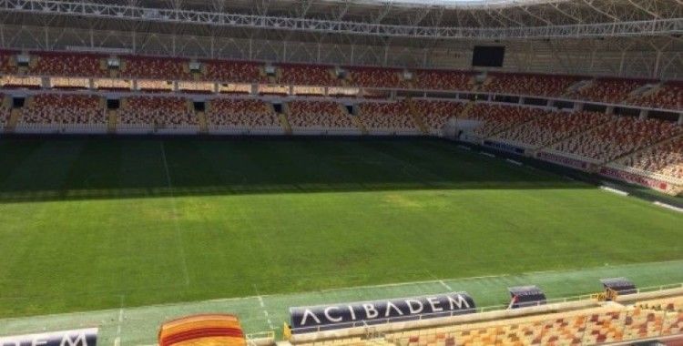 Yeni Malatya Stadyumu'nun çimleri de mantar hastalığına teslim