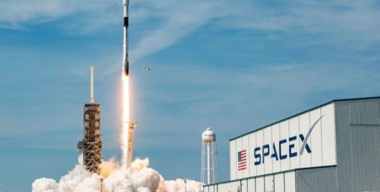 SpaceX'in Falcon 9 roketi yeniden uzayda