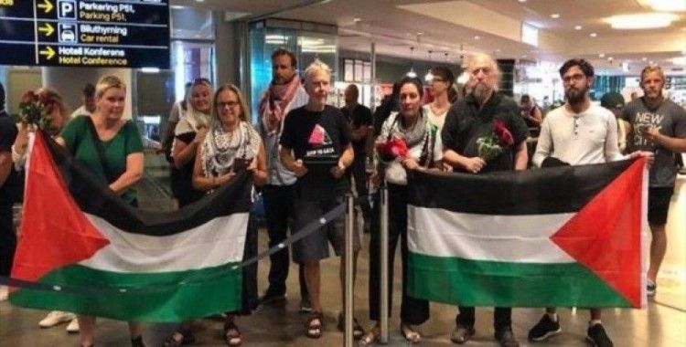 İsrail'in gözaltına aldığı İsveçli aktivistler ülkelerine döndü