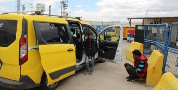 Taksiden kaçak göçmen çıktı