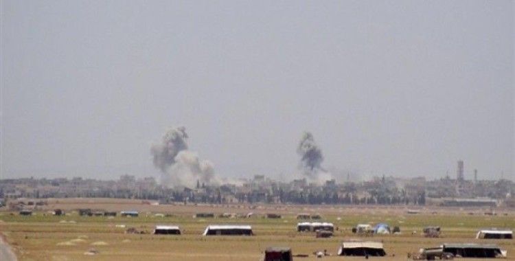 Esed rejimi İdlib'e yoğun hava saldırıları düzenliyor