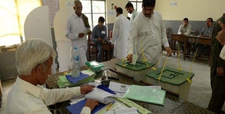 Pakistan'da seçimler için araştırma komisyonu kurulacak