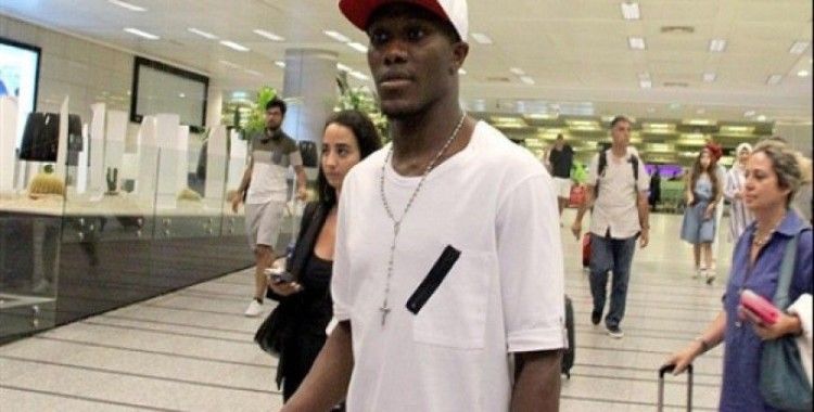Nwakaeme, Trabzonspor için İstanbul'a geldi