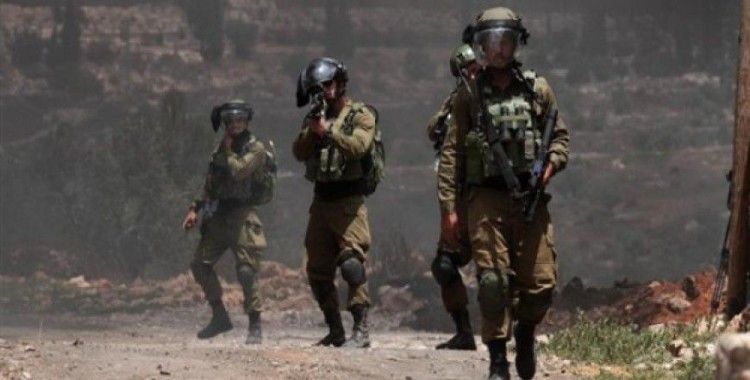 İsrail güçleri geçen ay 520 Filistinliyi gözaltına aldı