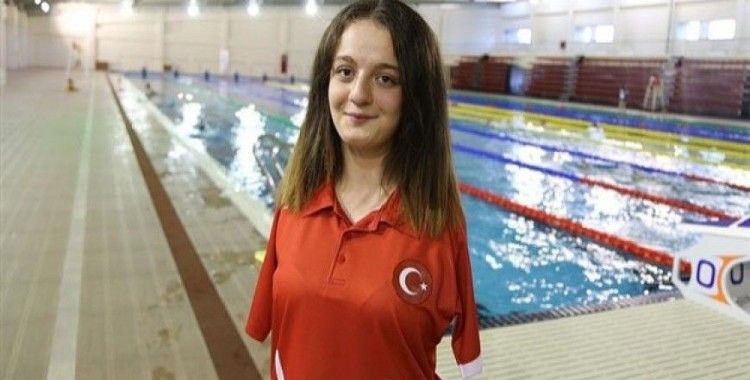 Erdoğan'dan şampiyon yüzücü Boyacı'ya tebrik