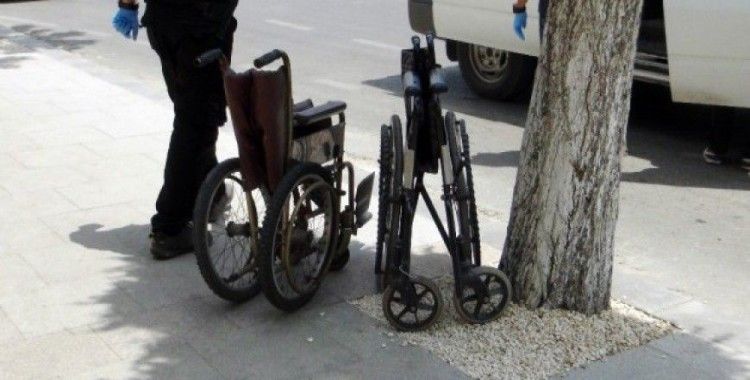 ​Engelli vatandaşlardan çıkartmalı protesto