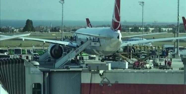 ​Uçakta sigara içen yolcuya bin 717 lira ceza