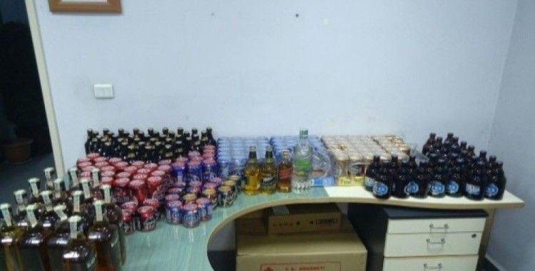 ​Otomobilden 89 şişe kaçak alkol çıktı