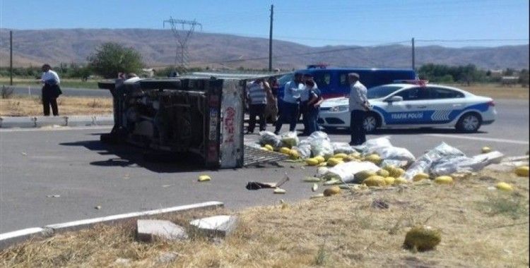Elazığ'da trafik kazası, 3 yaralı
