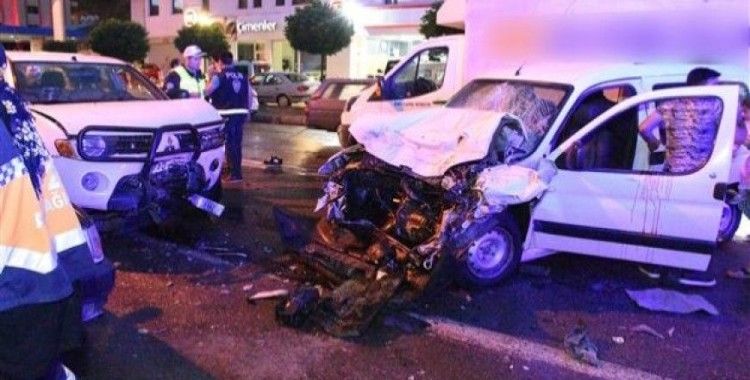 Gümüşhane'de iki ayrı trafik kazasında 10 kişi yaralandı