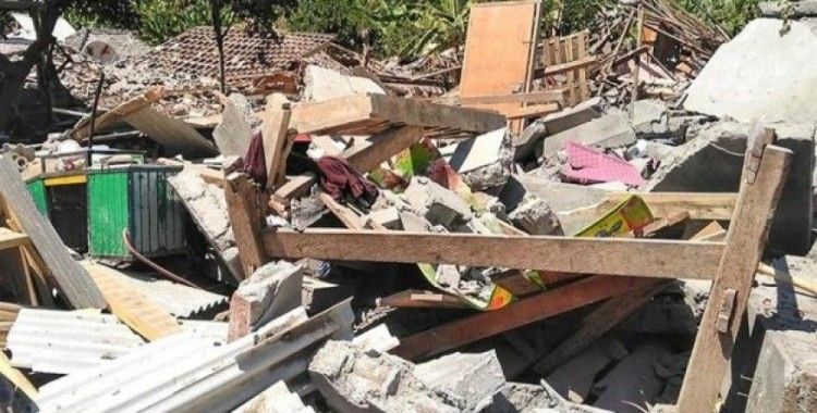 ​Endonezya'daki depremlerde 506 kişi öldü