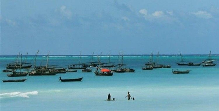 Zanzibar beyaz kumsalı mavi okyanusuyla ilgi çekiyor