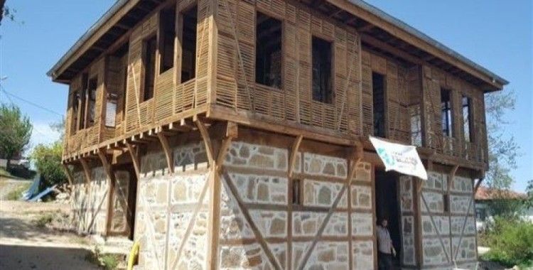 Marmara depreminin yıktığı 125 yaşındaki tarihi konak yeniden hayat buluyor