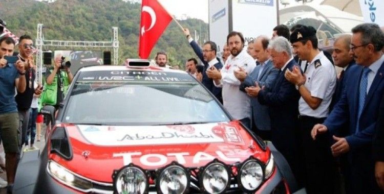 Bakan Kasapoğlu, WRC Türkiye Rallisi'nin seremoni startını verdi