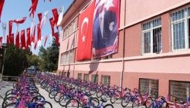Sungurlu Belediyesi 100 çocuğu sevindirdi