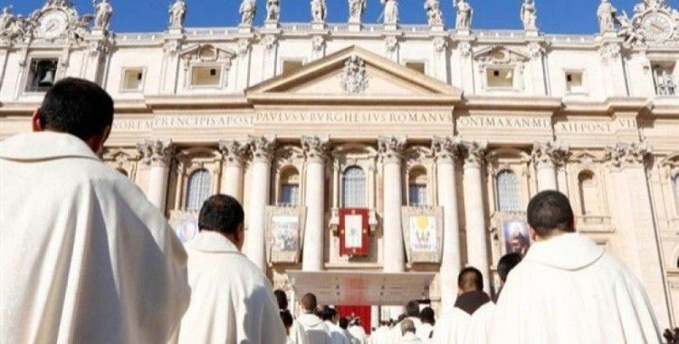 Vatikan'da Pensilvanya'da ortaya çıkan çocuk istismarı görüşüldü