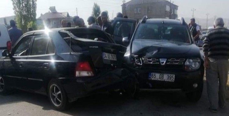 Ağrı'da trafik kazası, 3 yaralı