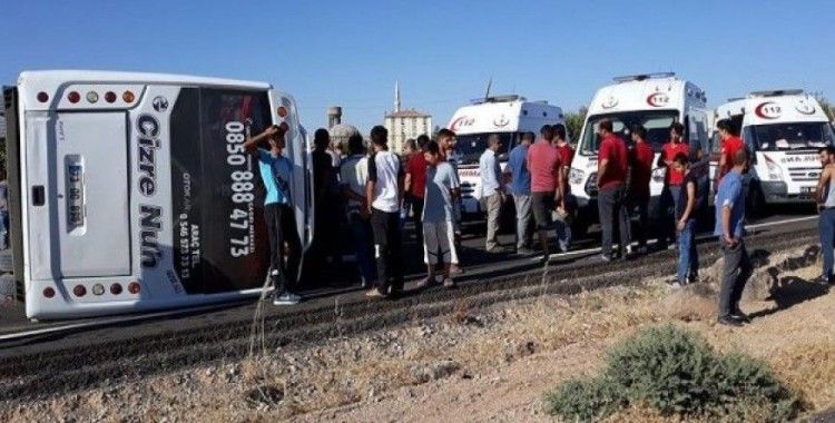Şırnak'ta yolcu otobüsü devrildi, 11 yaralı