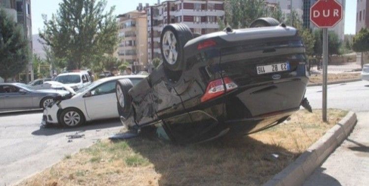 ​Elazığ'da iki otomobil çarpıştı, 4 yaralı