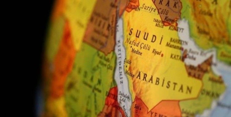 Husilerden Suudi Arabistan'a füze saldırısı