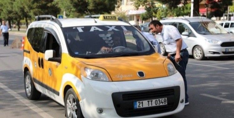 Diyarbakır'da ticari taksiler denetleniyor