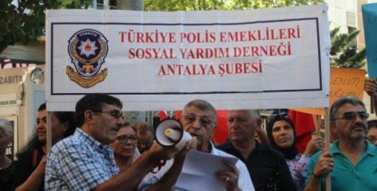 Antalya'da emekli polislerden 3600 ek gösterge talebi